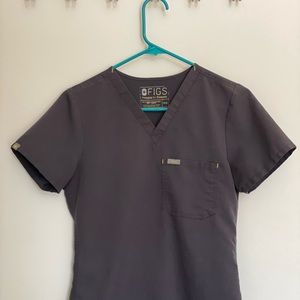 Figs scrub top